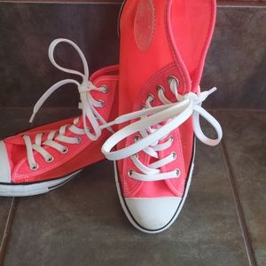 Nice Hot Pink Converse